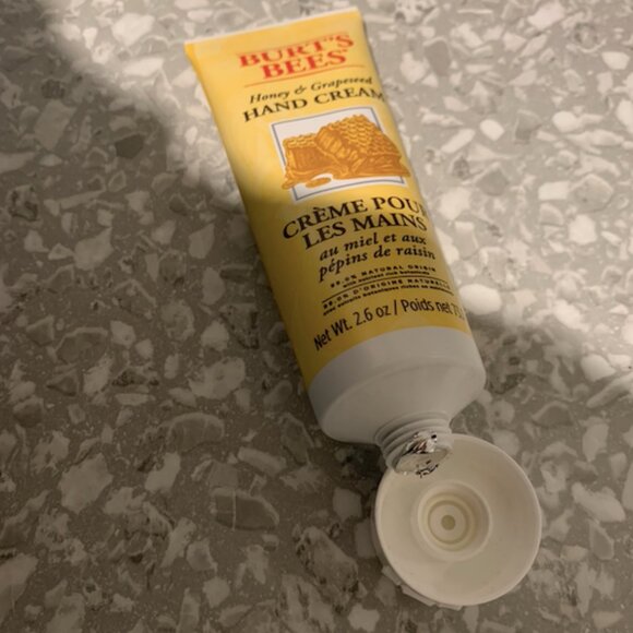 Burt's Bees honey & grapeseed hand cream (NWT) - Picture 3 of 3